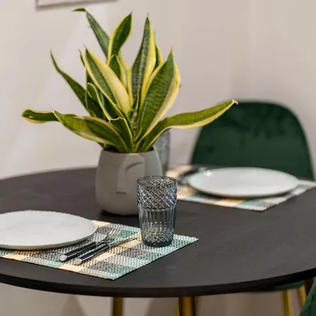 Lion's Cave No 1. Apartamento Calamata