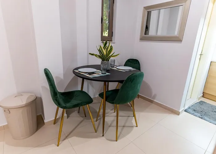 Lion's Cave No 1. * Calamata